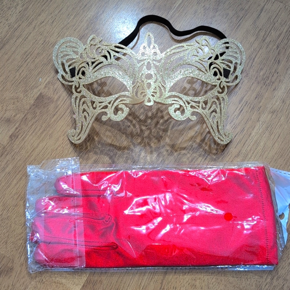⭐3/$12⭐ Halloween Costume Mask & Gloves